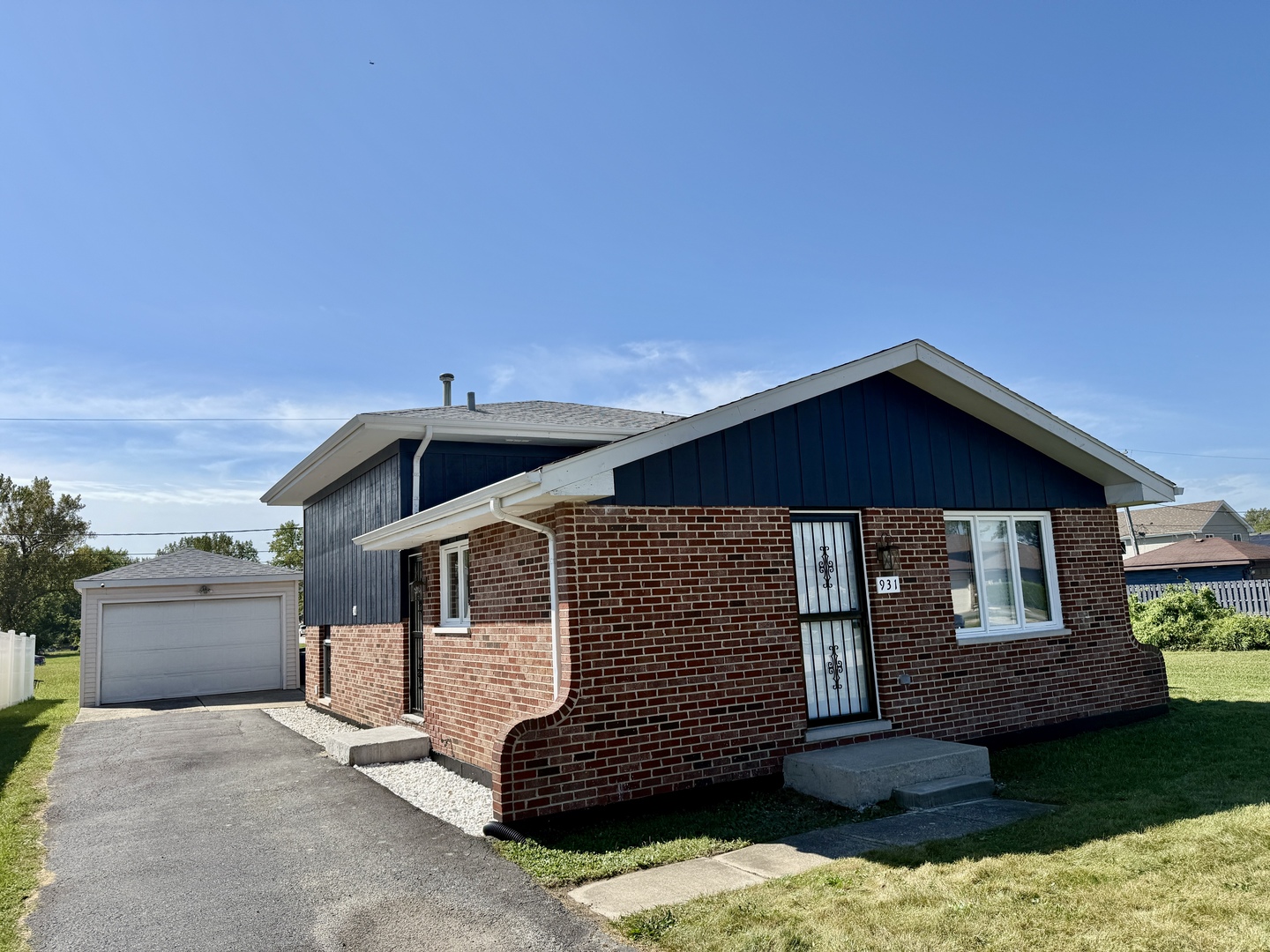 931 Miller Place Property Photo 1