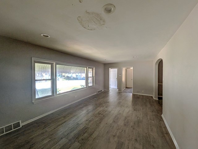 11527 S Parnell Avenue Property Photo 3