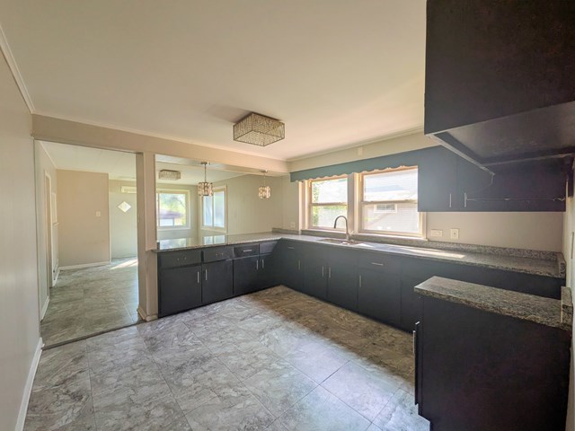 11527 S Parnell Avenue Property Photo 4