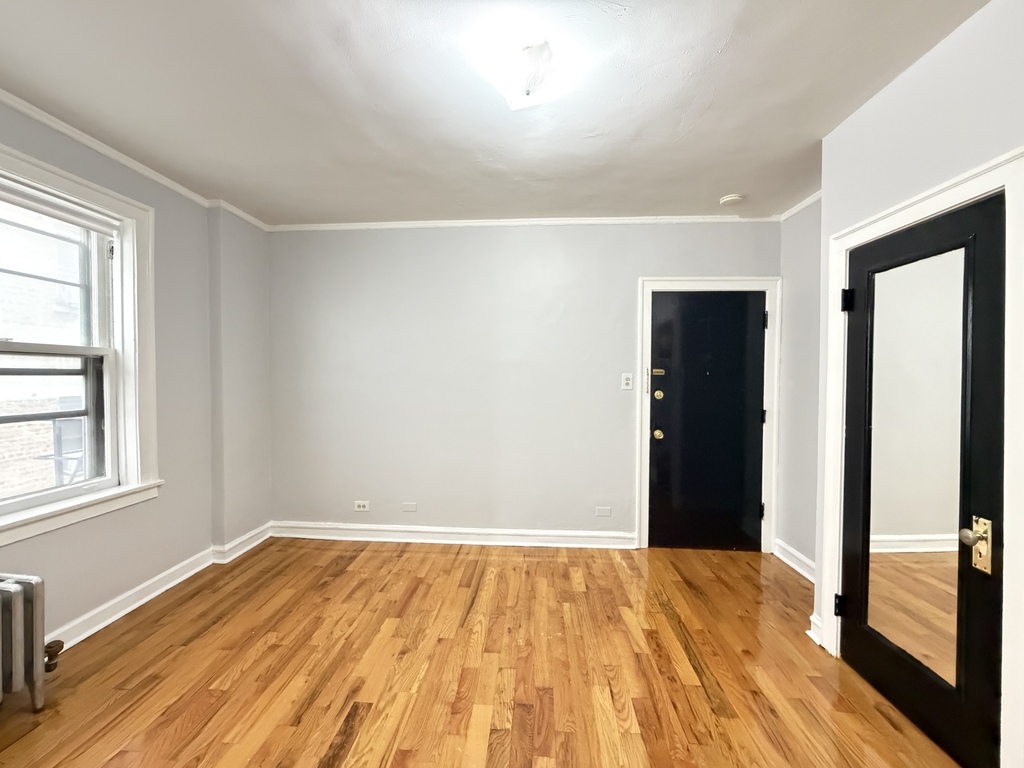 917 W Eastwood Avenue 418 Property Photo 12