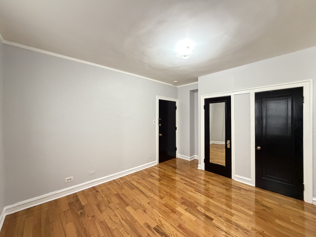 917 W Eastwood Avenue 418 Property Photo 13