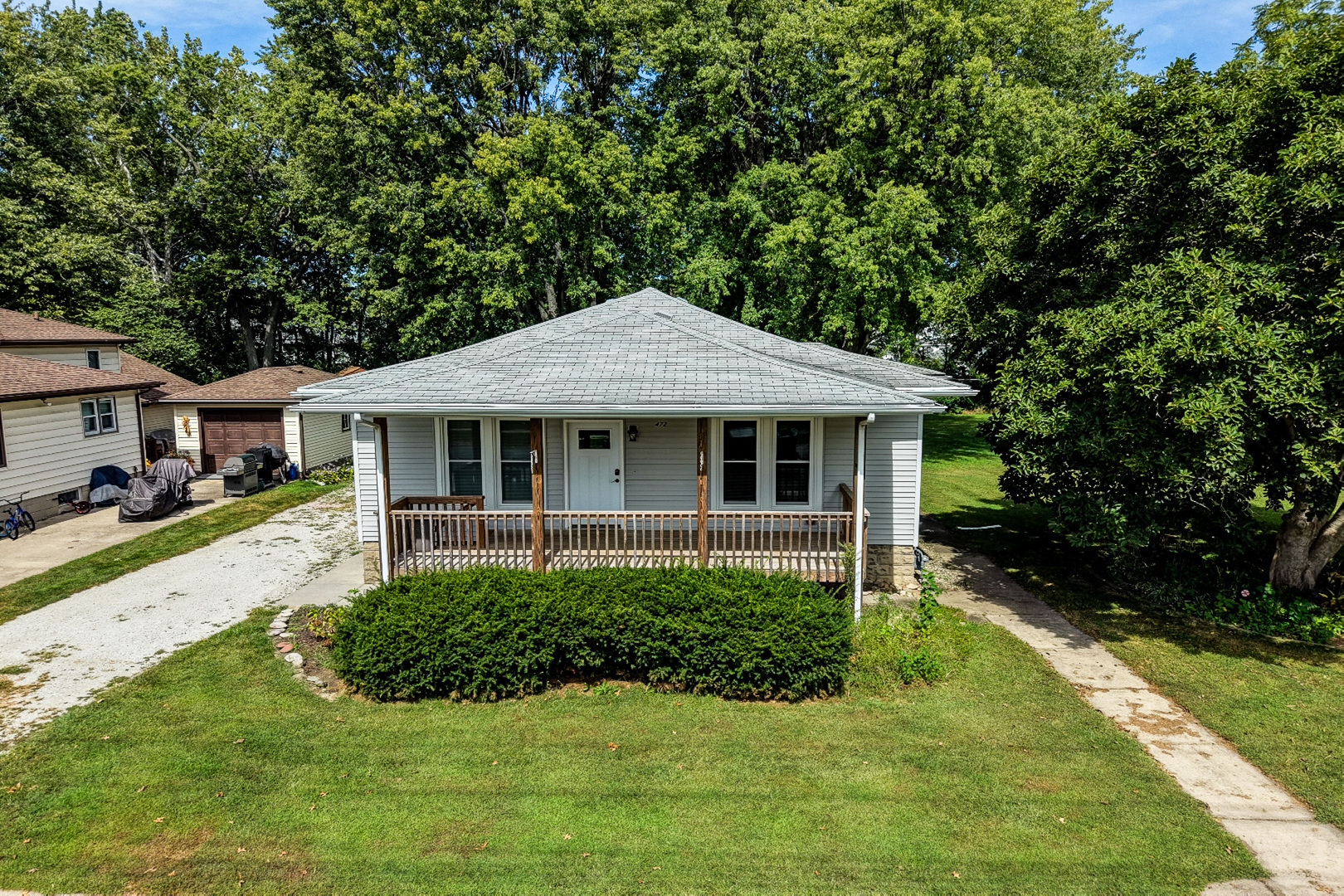 472 E Cherry Street Property Photo 4