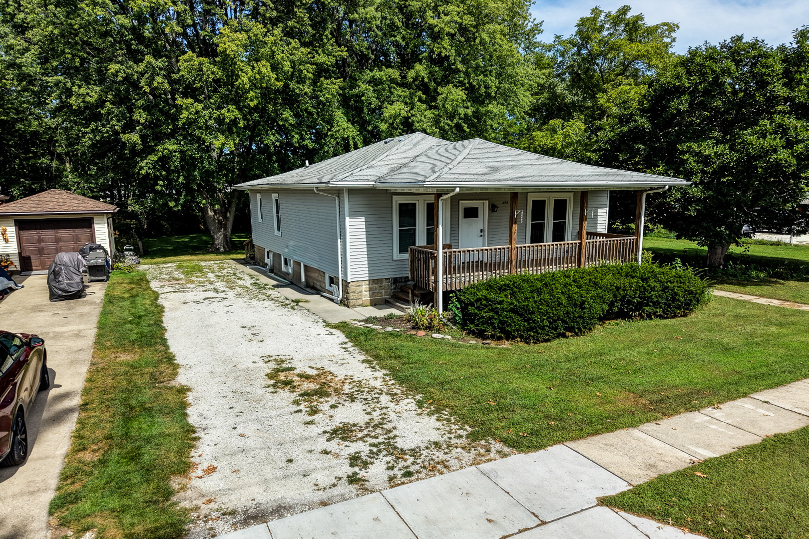 472 E Cherry Street Property Photo 5