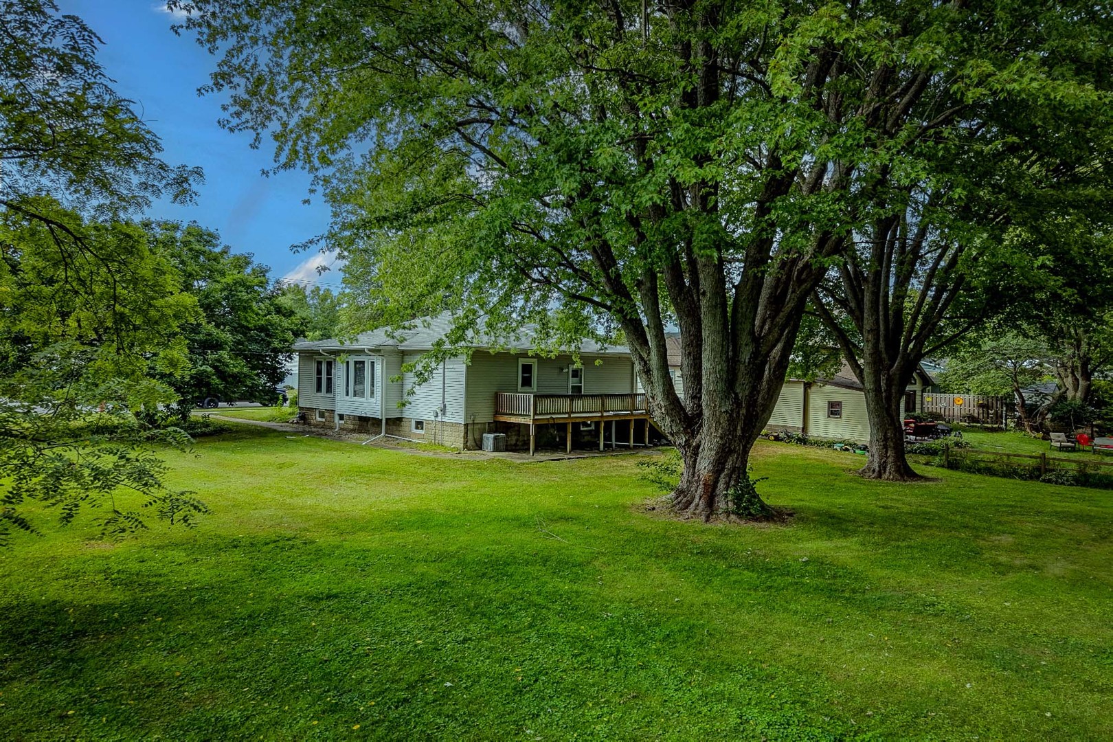 472 E Cherry Street Property Photo 10