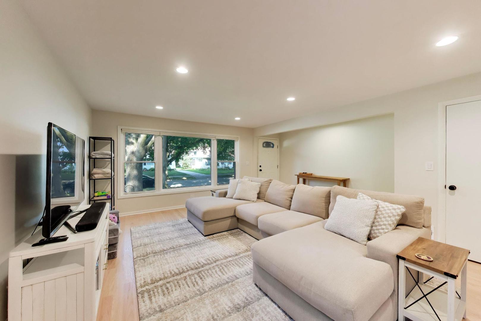 539 S Evergreen Avenue Property Photo 4