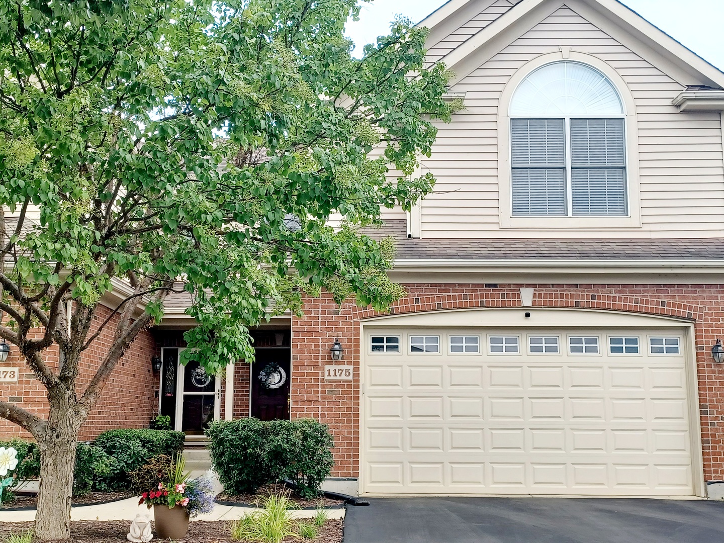 1175 Kingsmill Drive 1175 Property Photo 3
