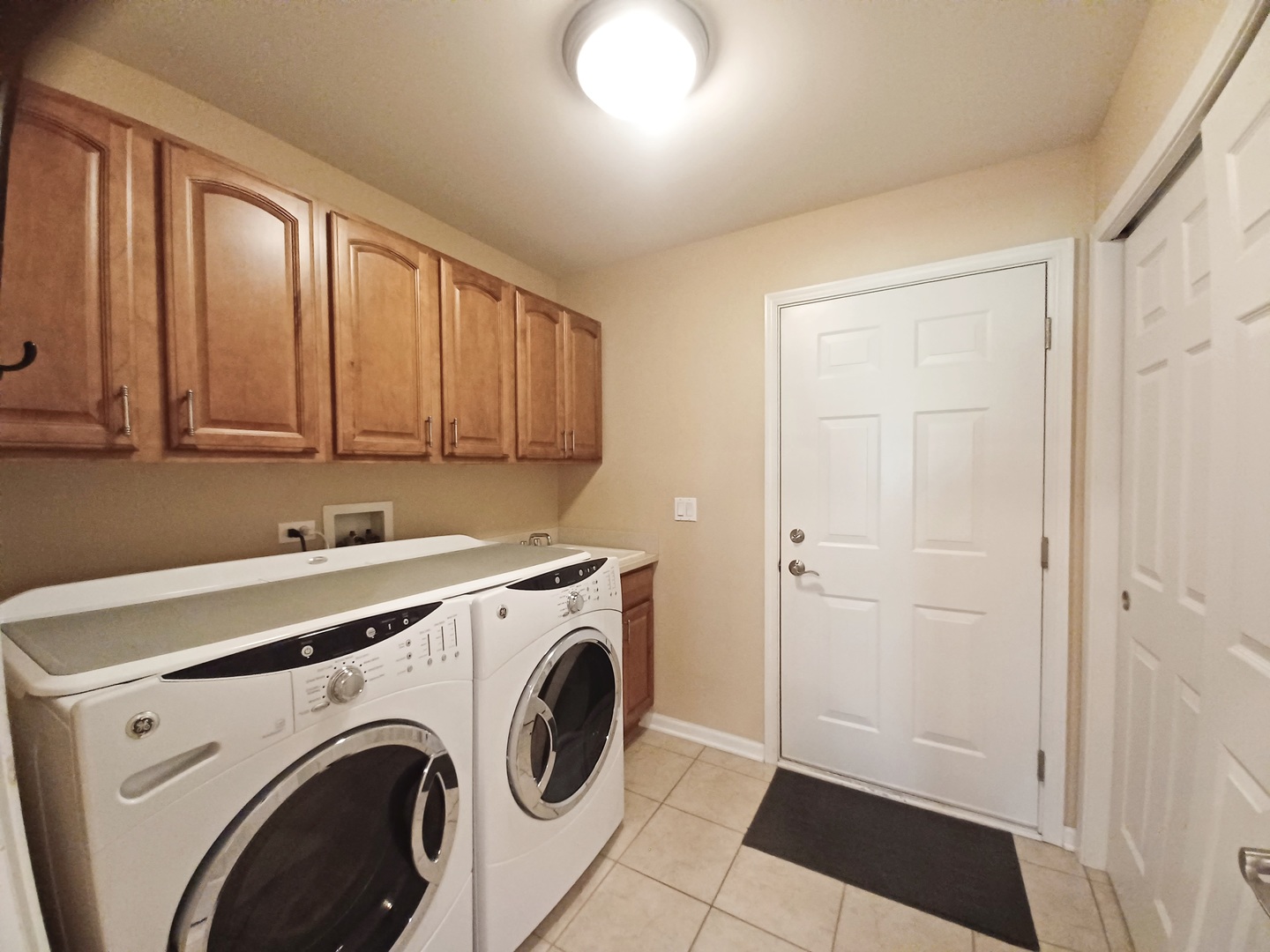1175 Kingsmill Drive 1175 Property Photo 15