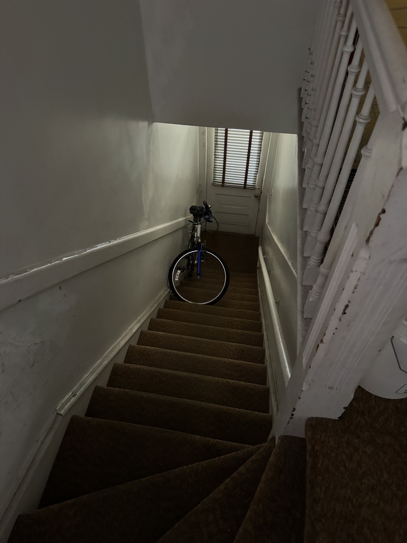4426 N Damen Avenue Property Photo 6