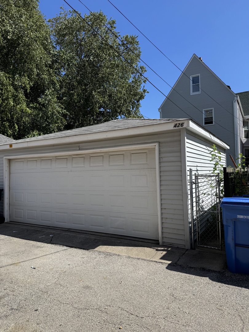 4426 N Damen Avenue Property Photo 31