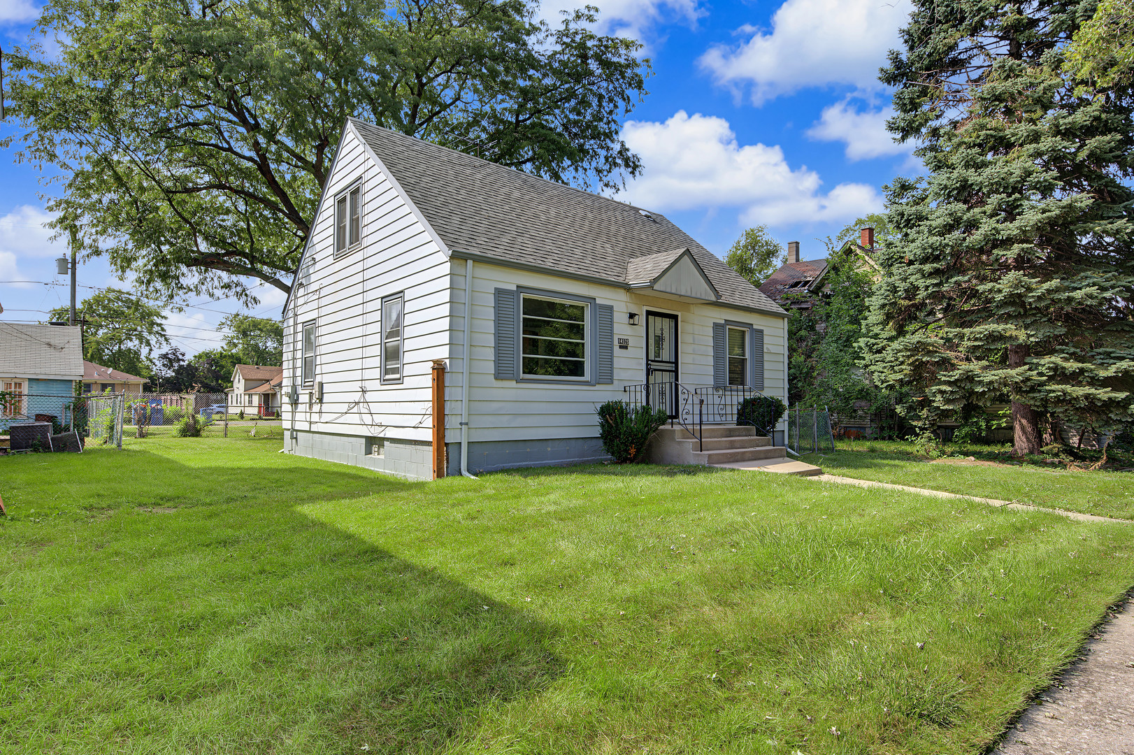 14526 Clinton Street Property Photo 2