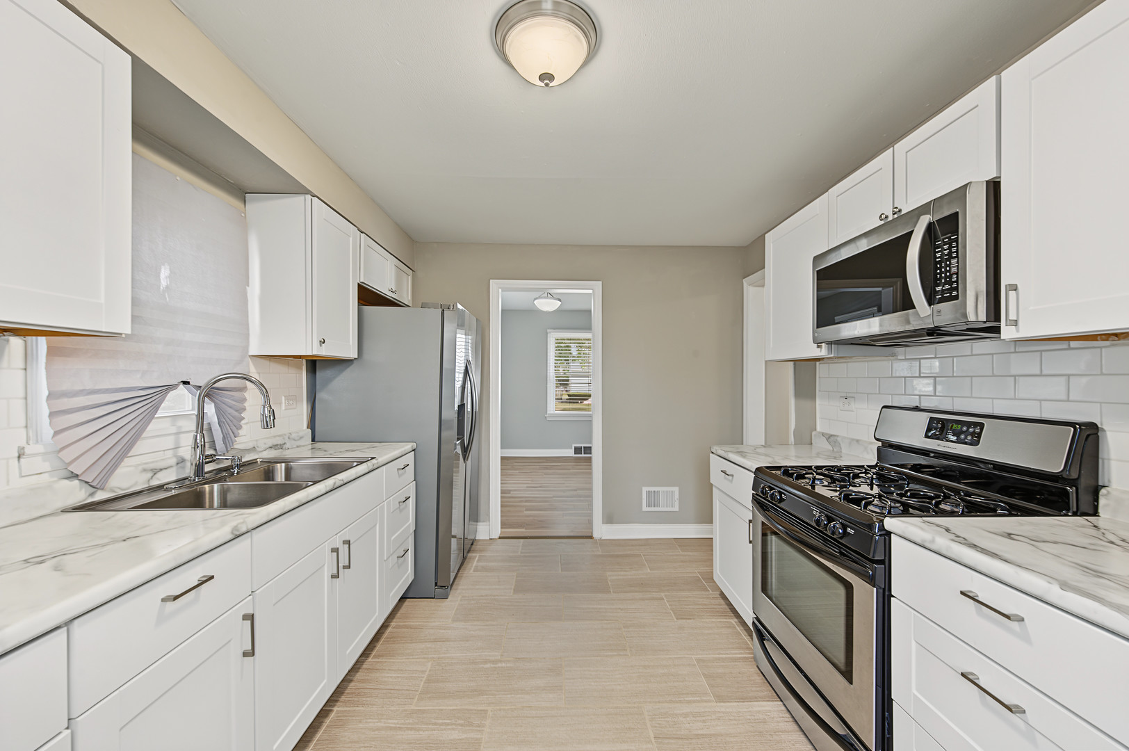 14526 Clinton Street Property Photo 8