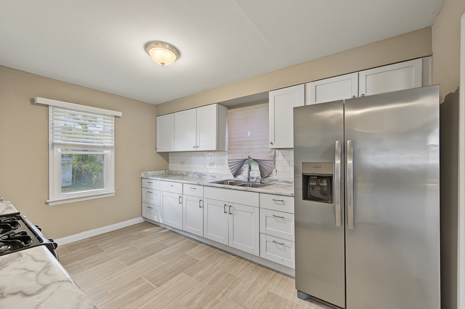 14526 Clinton Street Property Photo 10