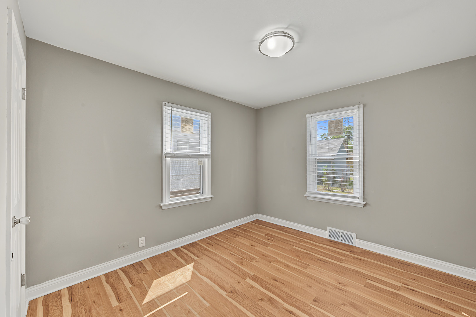 14526 Clinton Street Property Photo 30