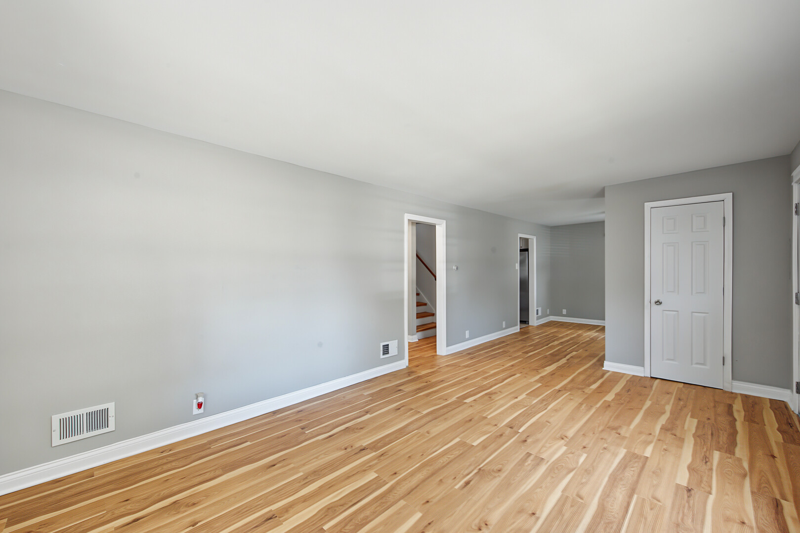 14526 Clinton Street Property Photo 33