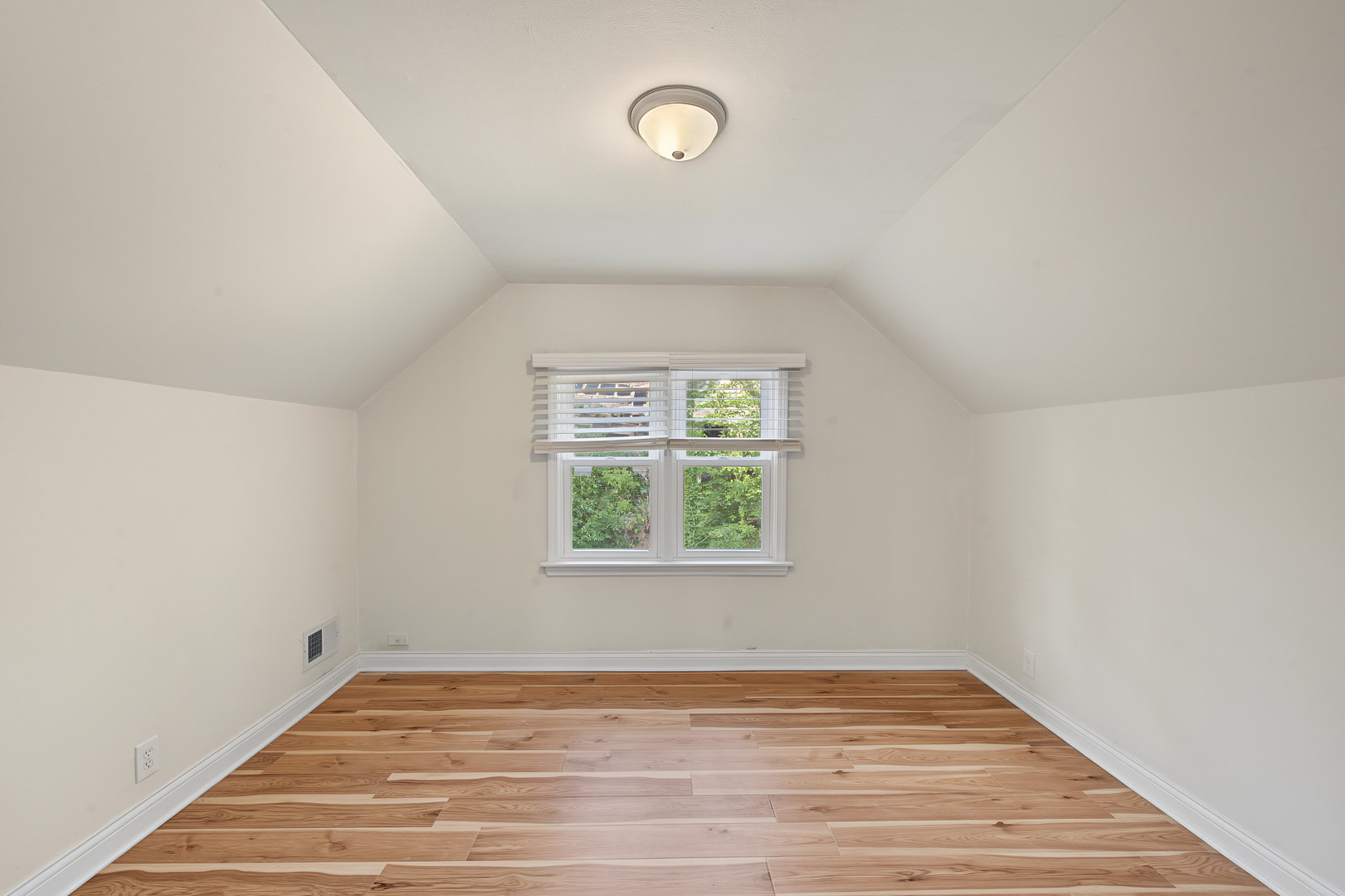 14526 Clinton Street Property Photo 37
