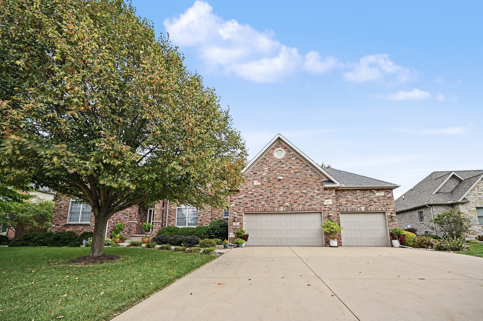 18 Stonebrook Court Property Photo 3