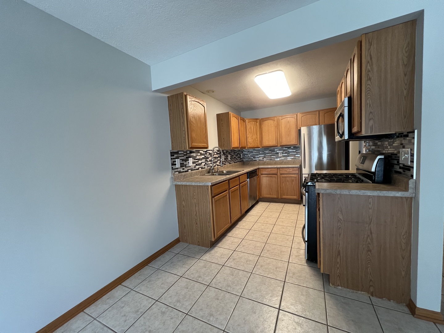 1172 Rose Drive Property Photo 3