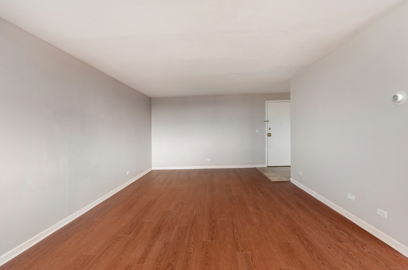 225 S Rohlwing Road 615 Property Photo 4