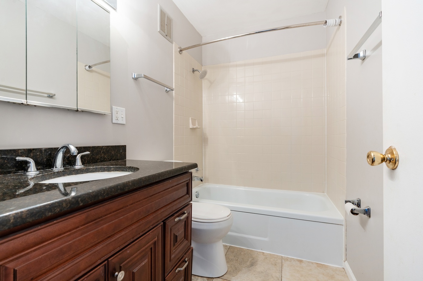 225 S Rohlwing Road 615 Property Photo 7
