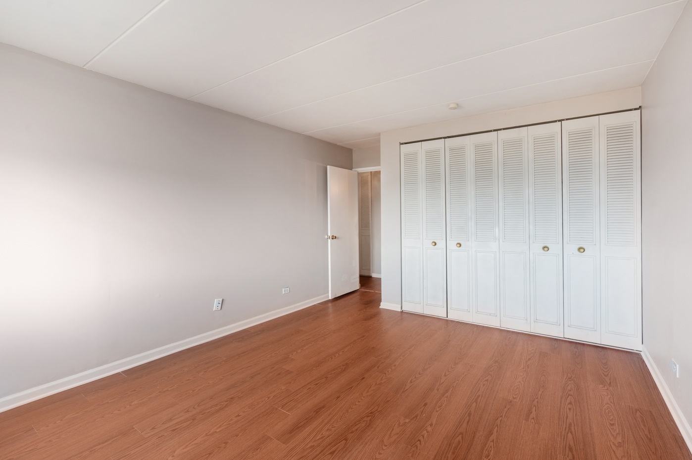 225 S Rohlwing Road 615 Property Photo 12
