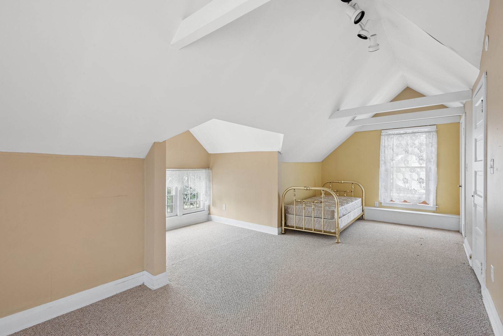 5909 N East Circle Avenue Property Photo 21