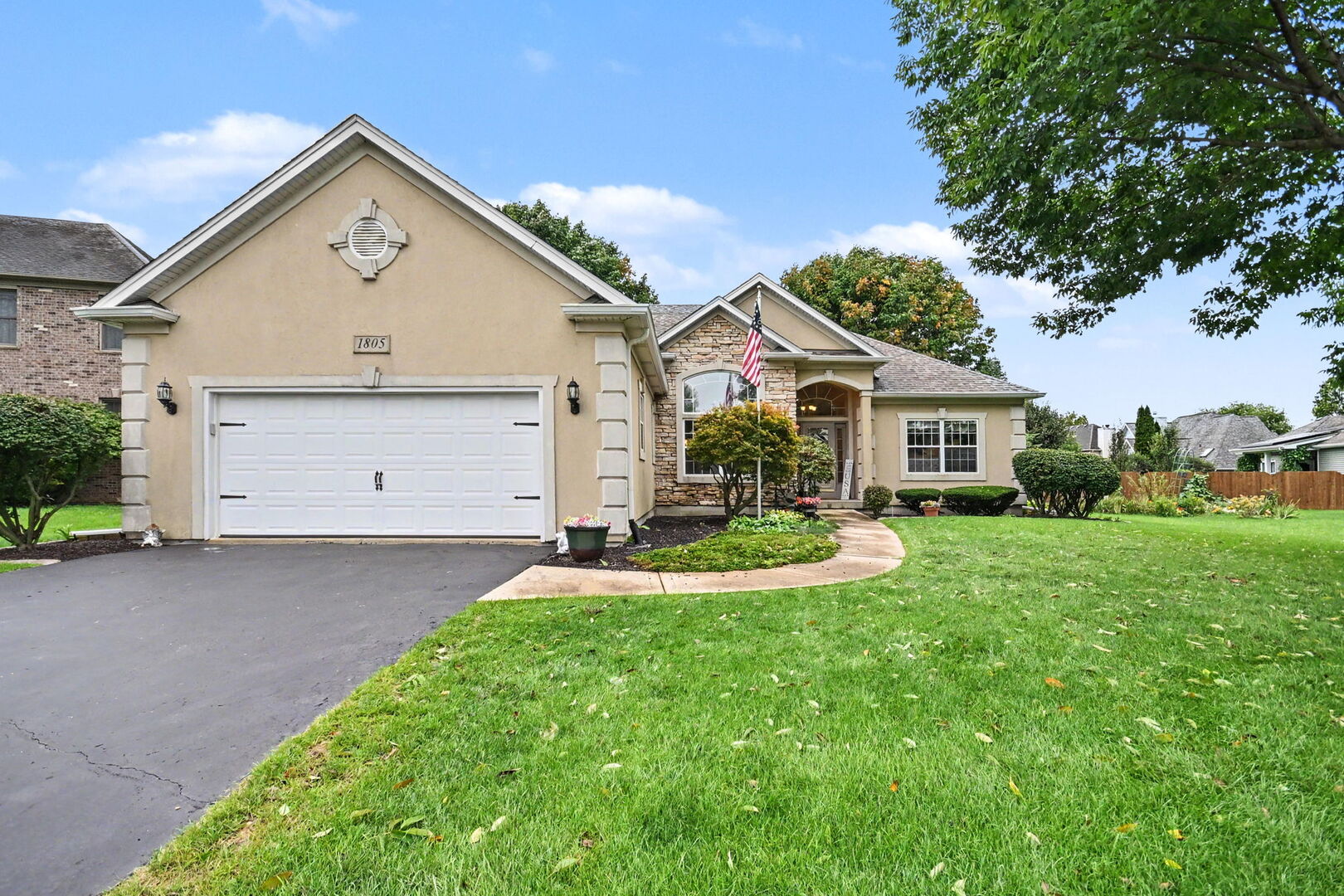 1805 Country Hills Drive Property Photo 3
