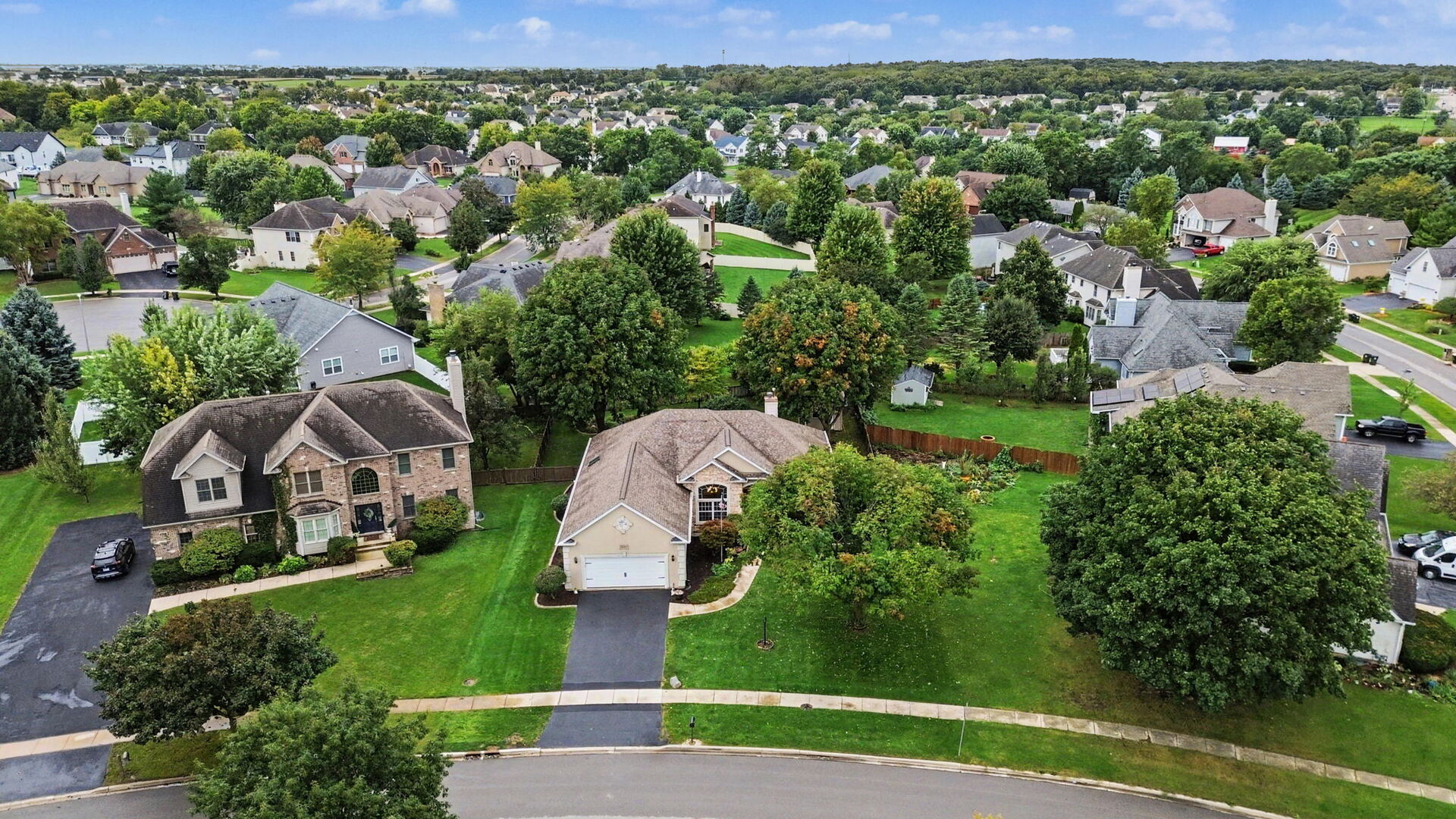 1805 Country Hills Drive Property Photo 4