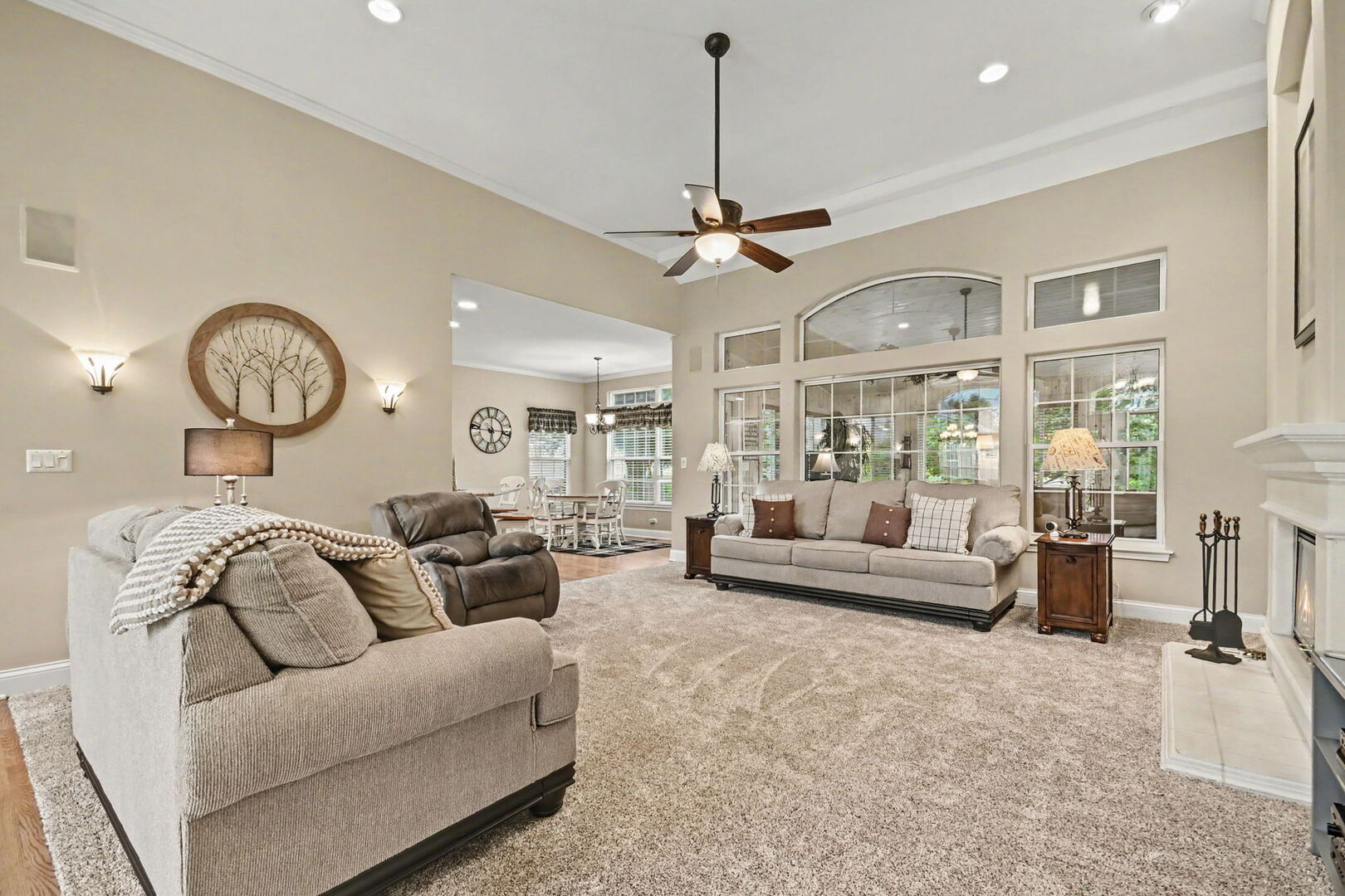 1805 Country Hills Drive Property Photo 5