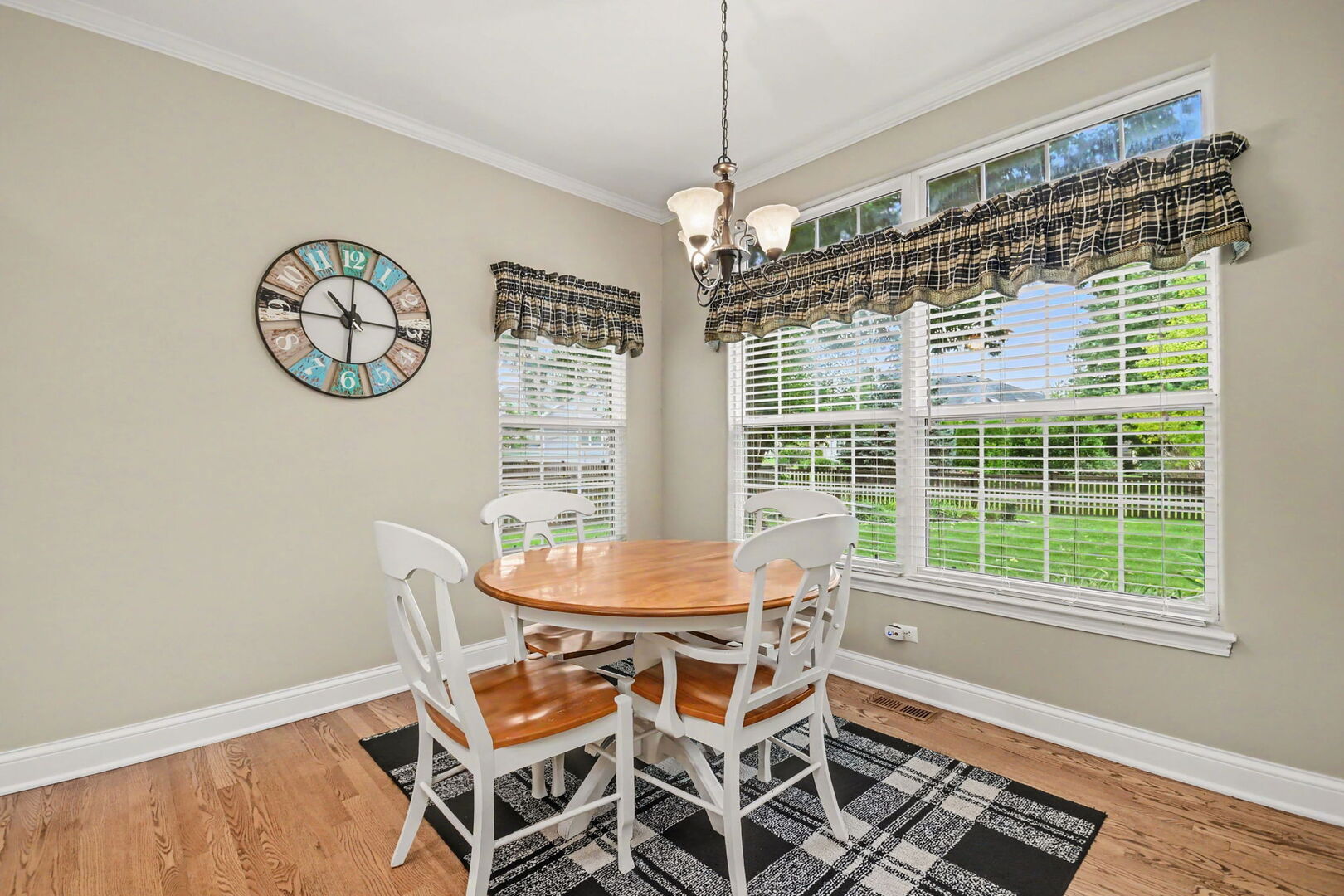 1805 Country Hills Drive Property Photo 12