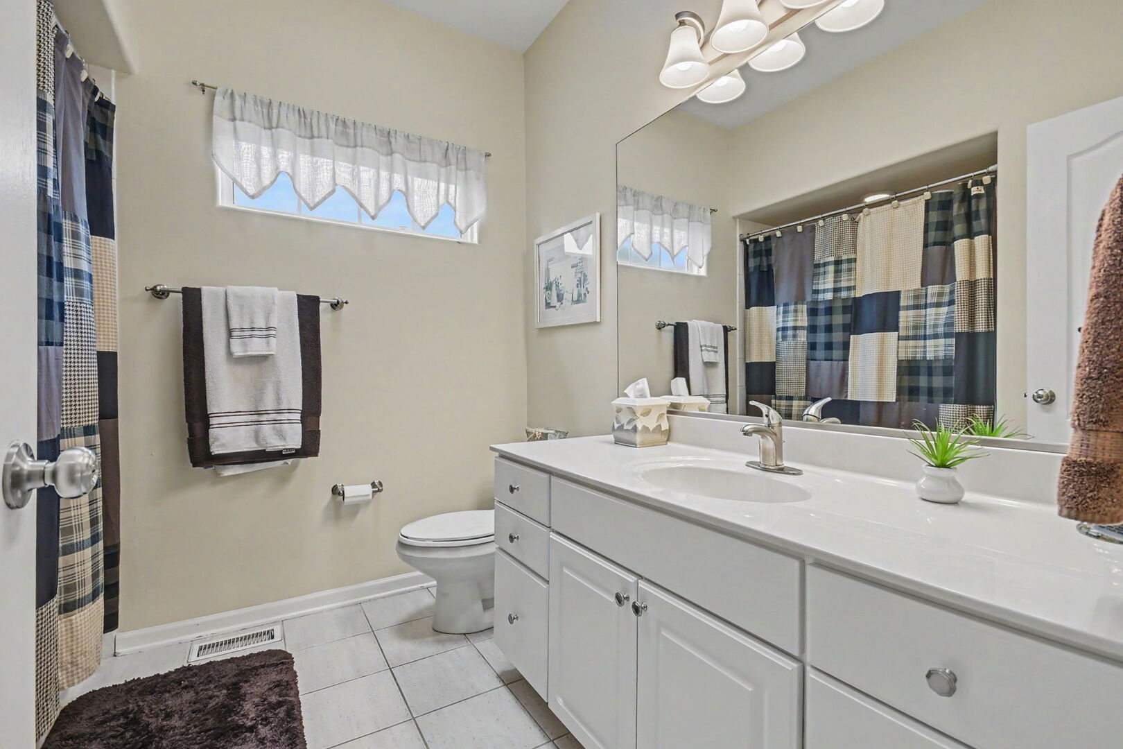 1805 Country Hills Drive Property Photo 18