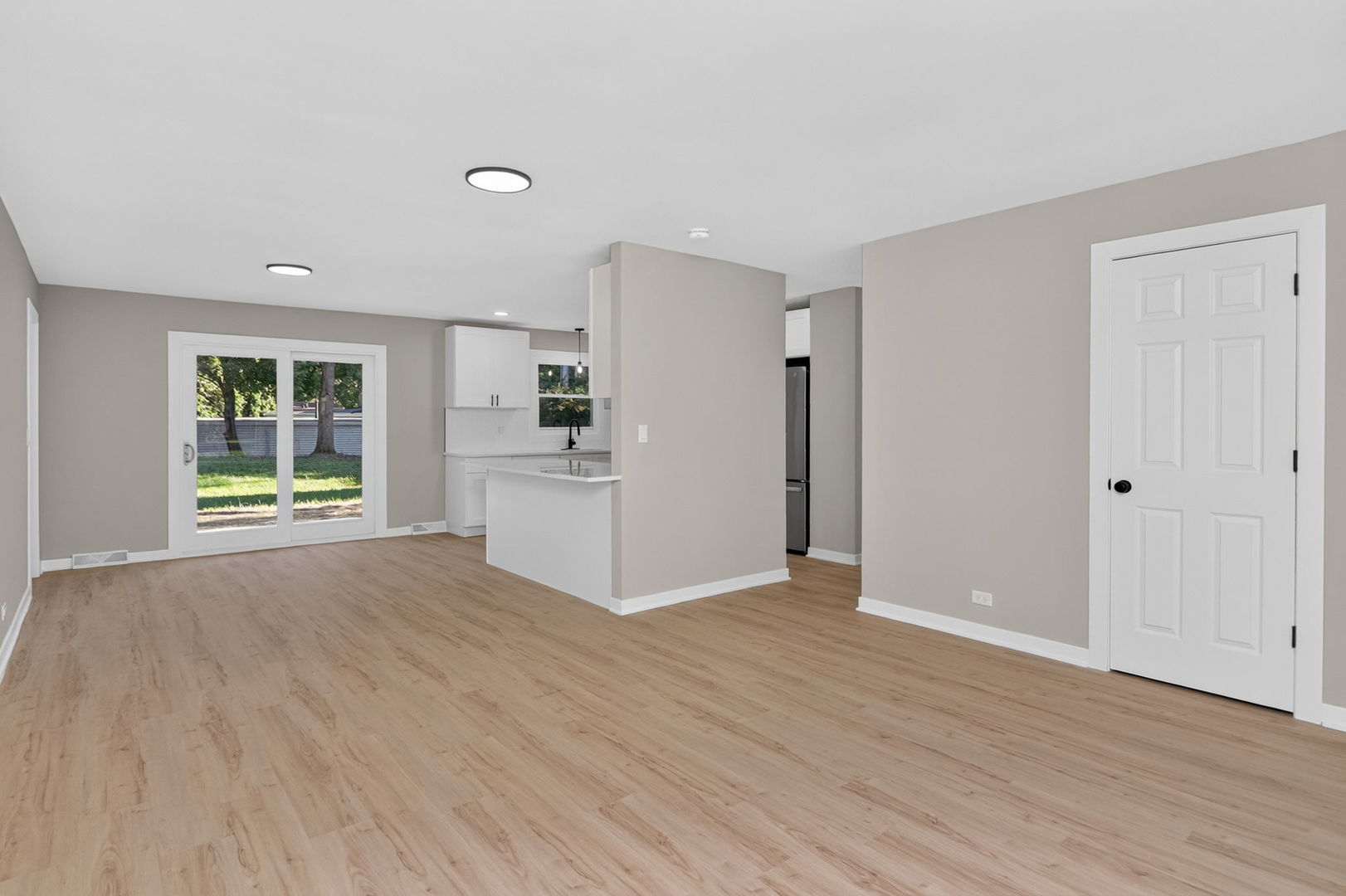 1513 77th Street Property Photo 2