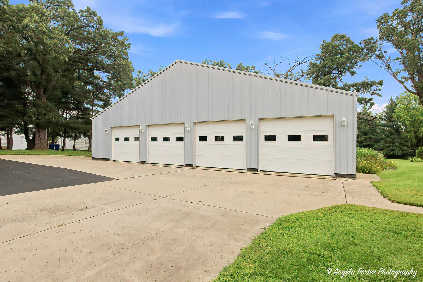 6424 Mccullom Lake Road Property Photo 4