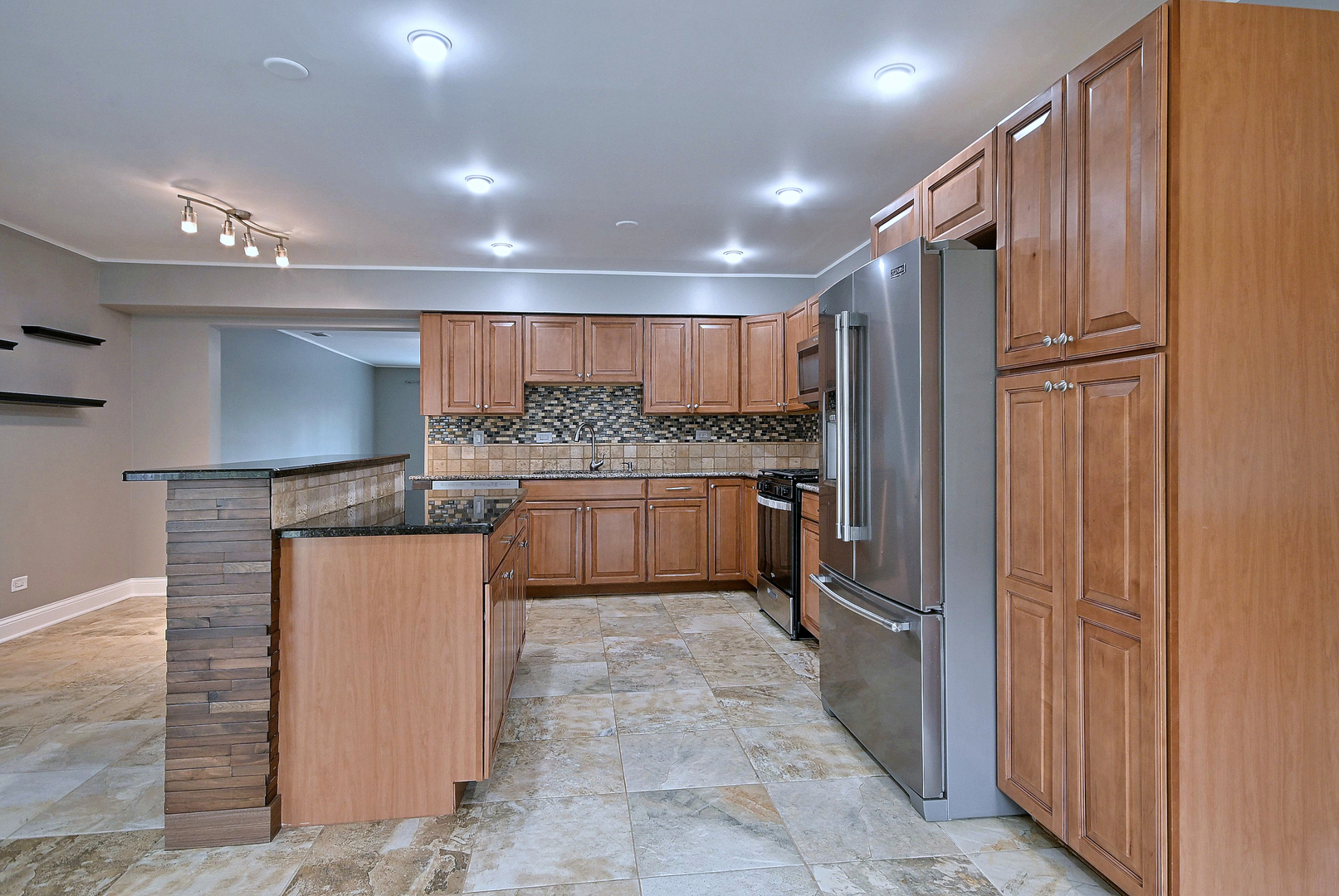 8164 N Carrolton Court Property Photo 3