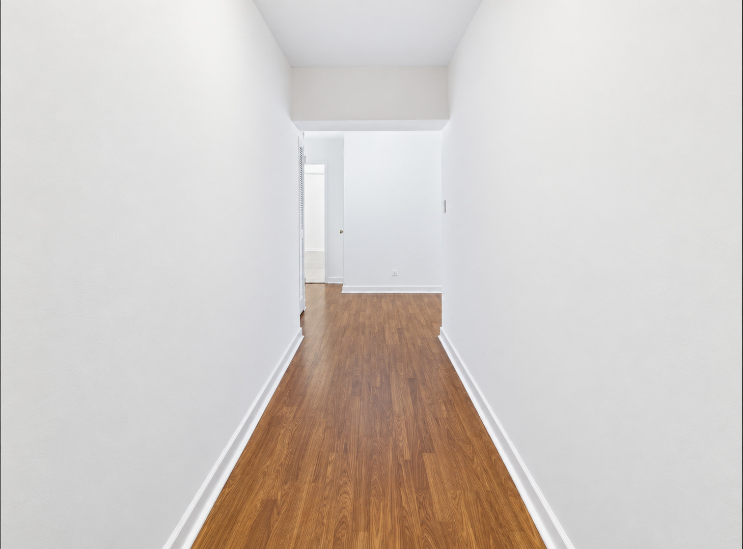 4970 N Marine Drive 827 Property Photo 2