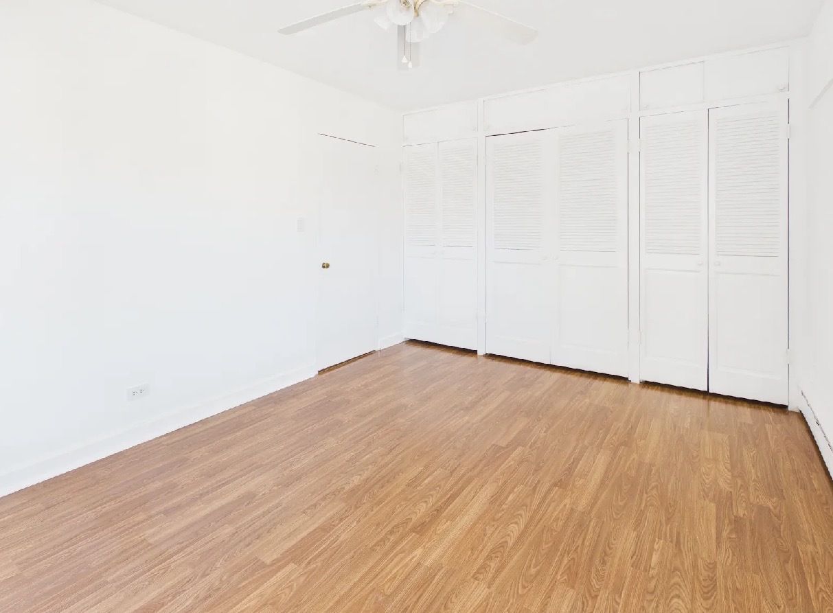 4970 N Marine Drive 827 Property Photo 11