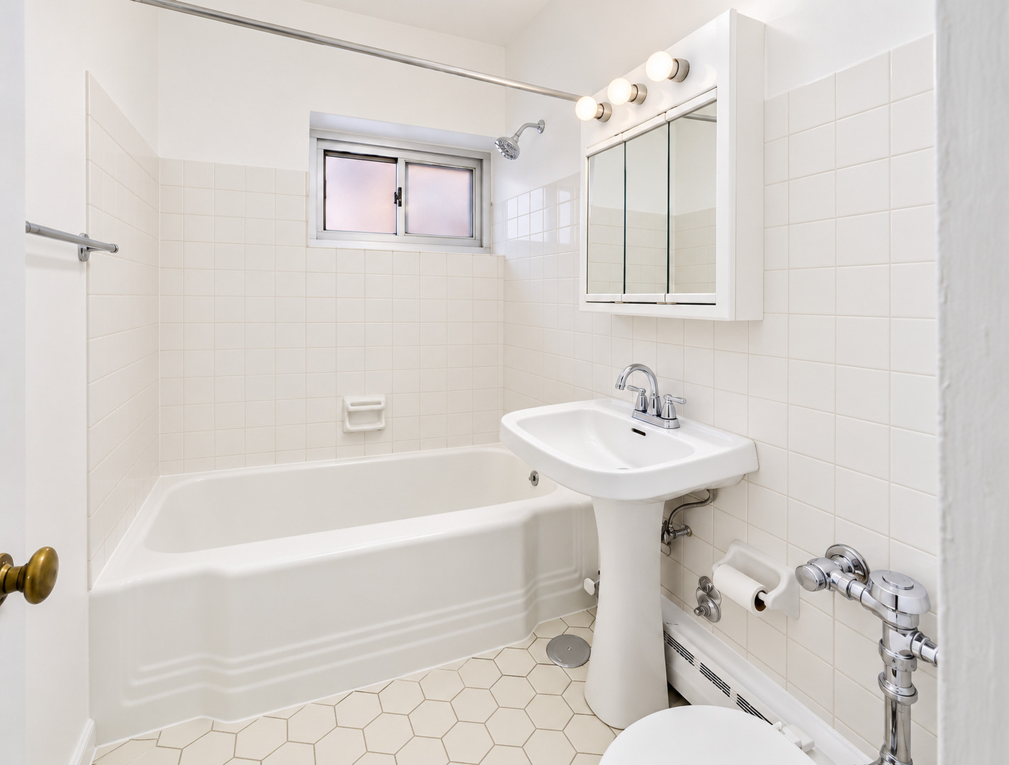 4970 N Marine Drive 827 Property Photo 13
