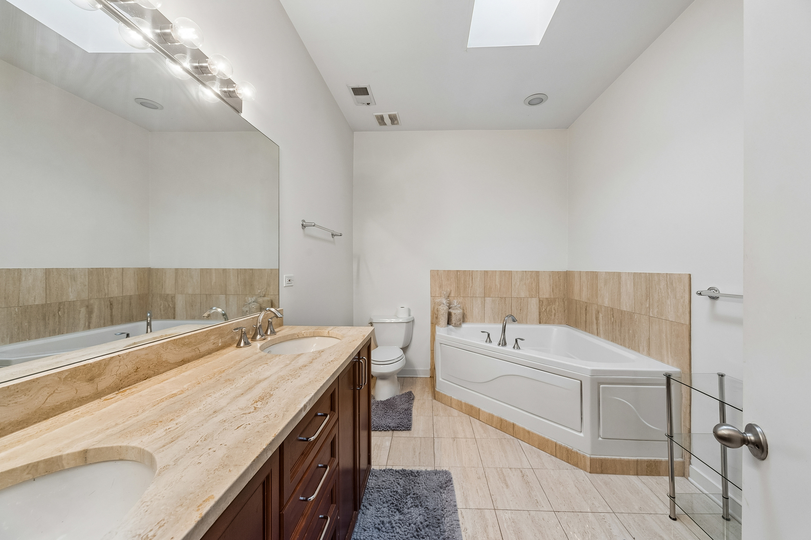 3991 S Drexel Boulevard C Property Photo 10