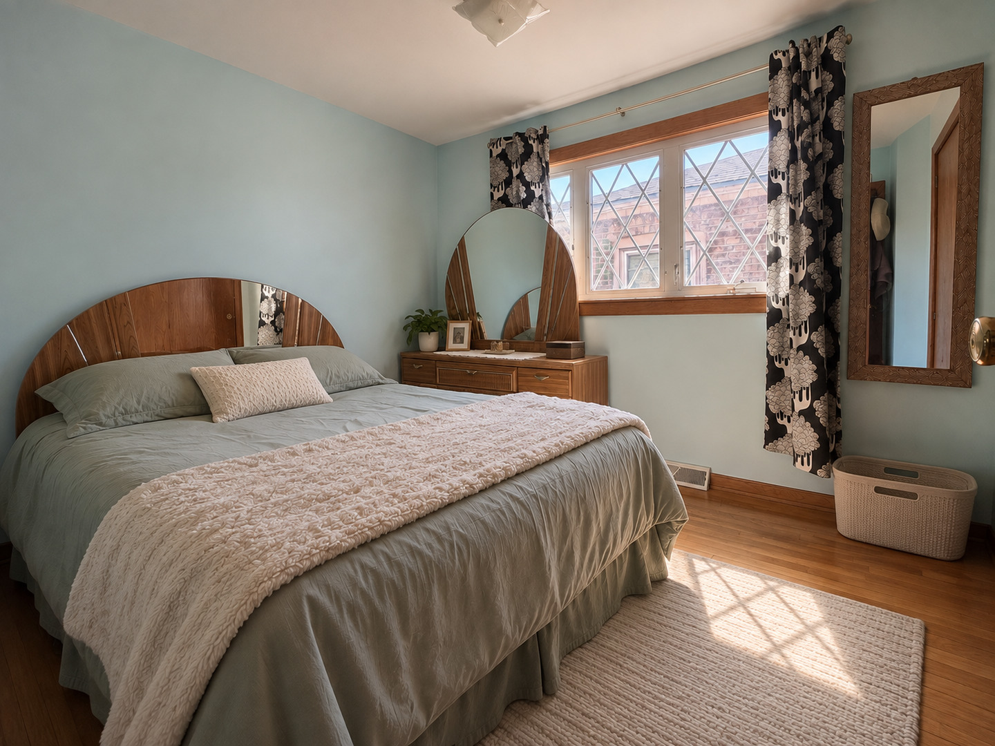 5303 S Parkside Avenue Property Photo 7
