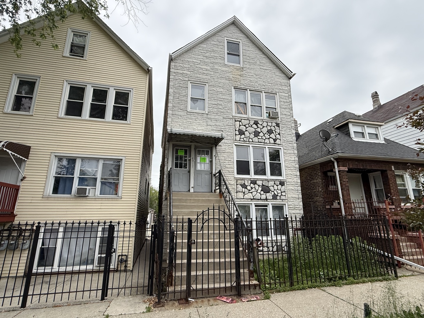 4815 S WINCHESTER Avenue Property Photo 1