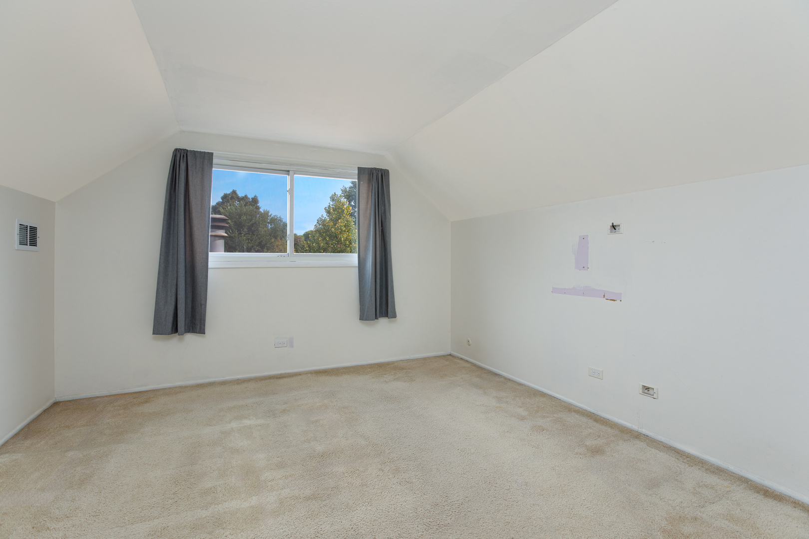 8196 Dartmouth Lane Property Photo 12