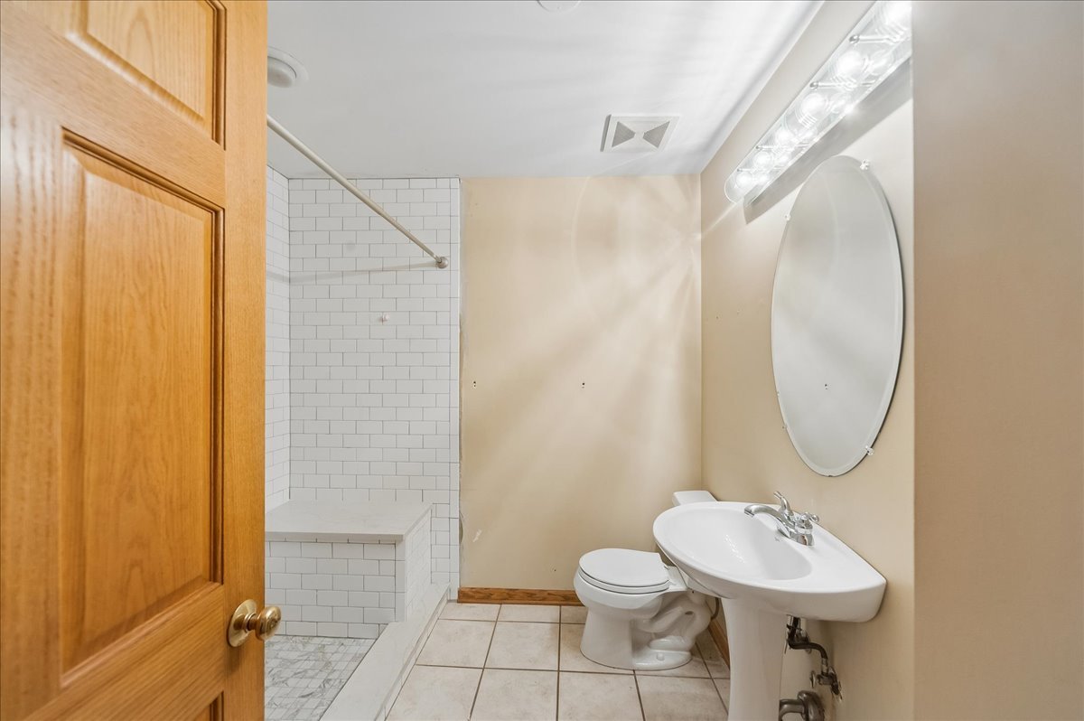 9809 S 54th Avenue Property Photo 12