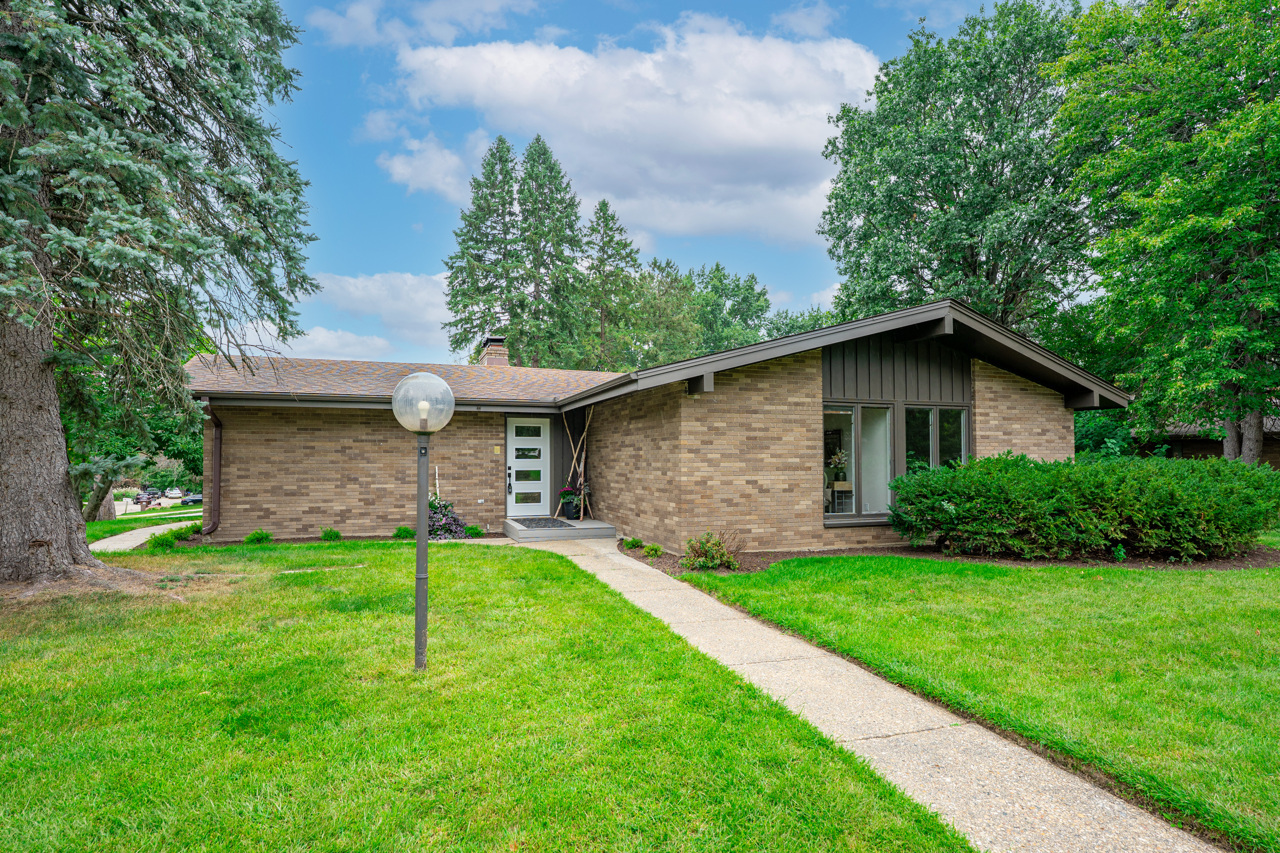 5075 Welsh Road Property Photo 3
