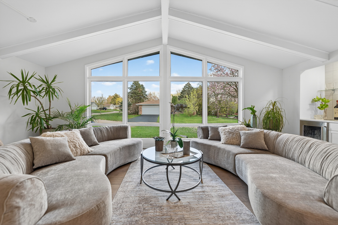 5075 Welsh Road Property Photo 9