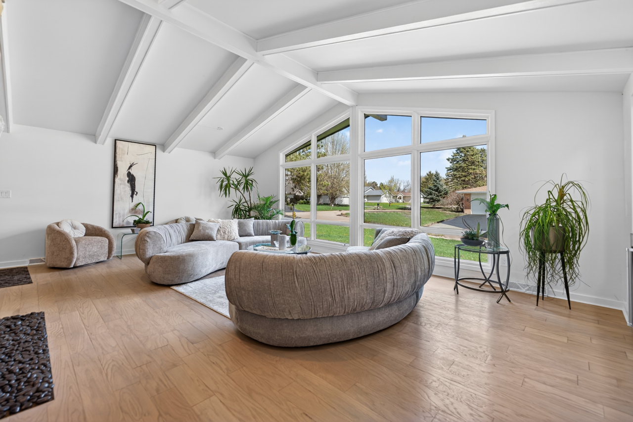 5075 Welsh Road Property Photo 10