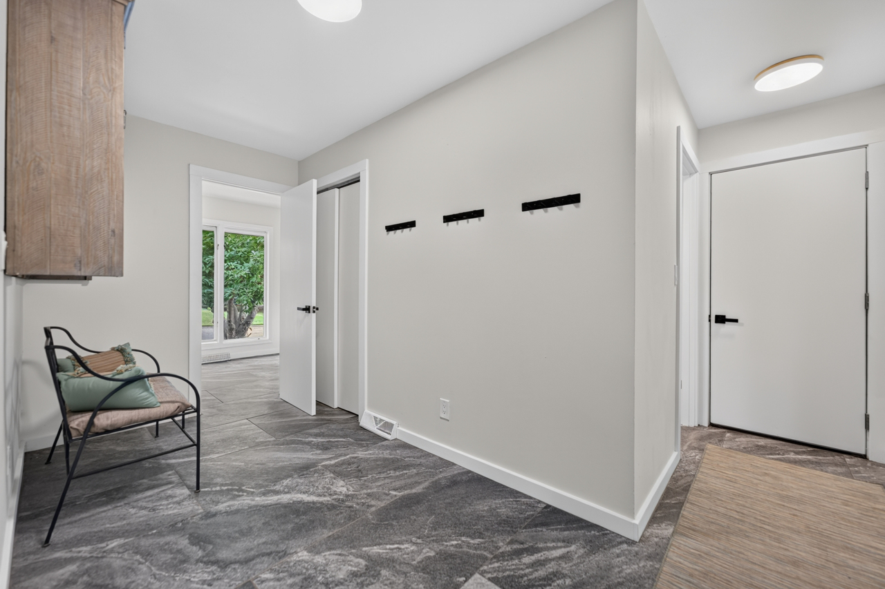 5075 Welsh Road Property Photo 14