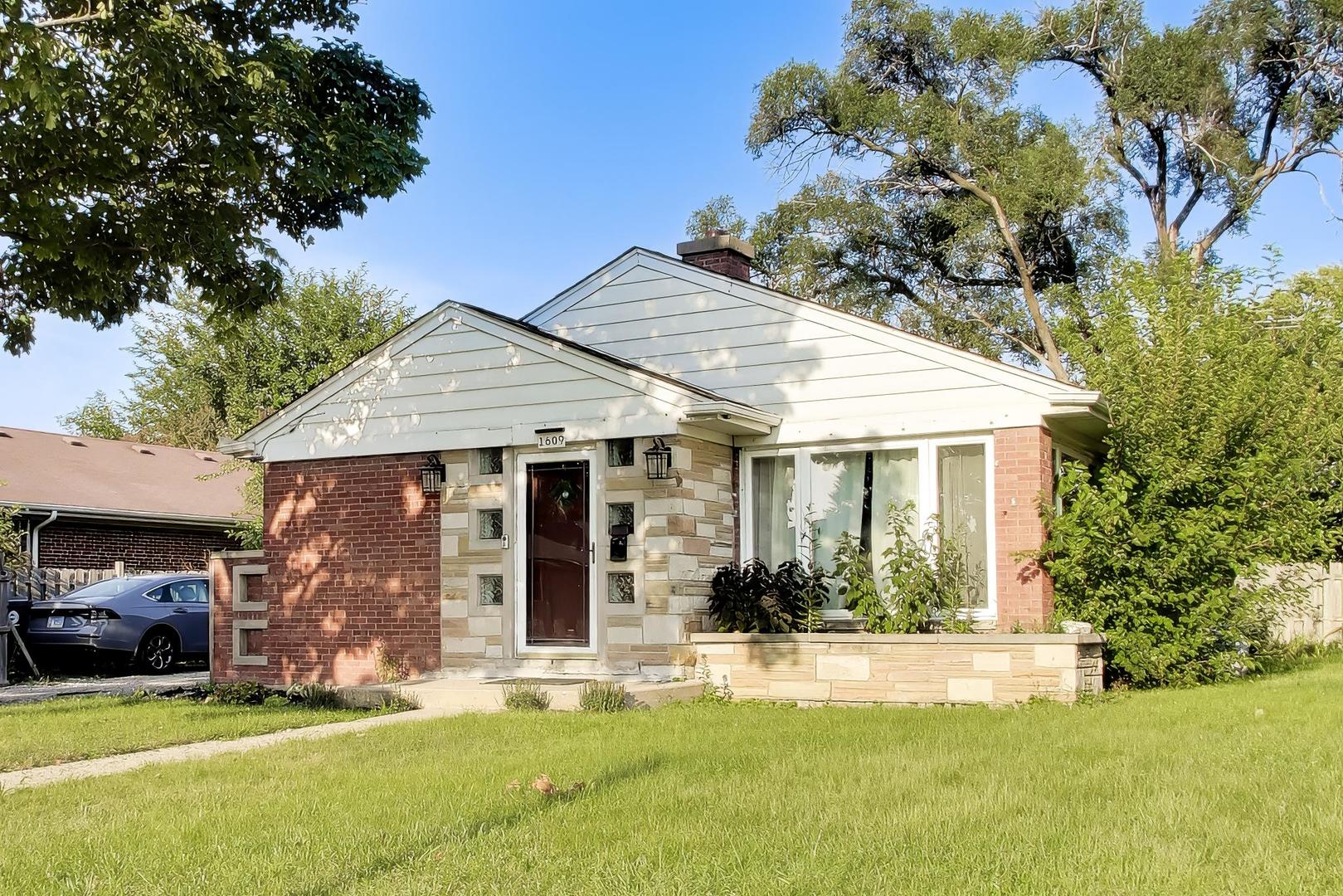 1609 S Cumberland Avenue Property Photo 1