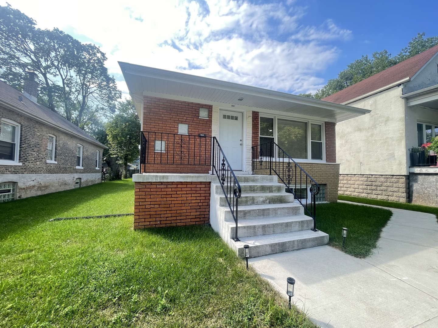 847 W 50th Street Property Photo 2