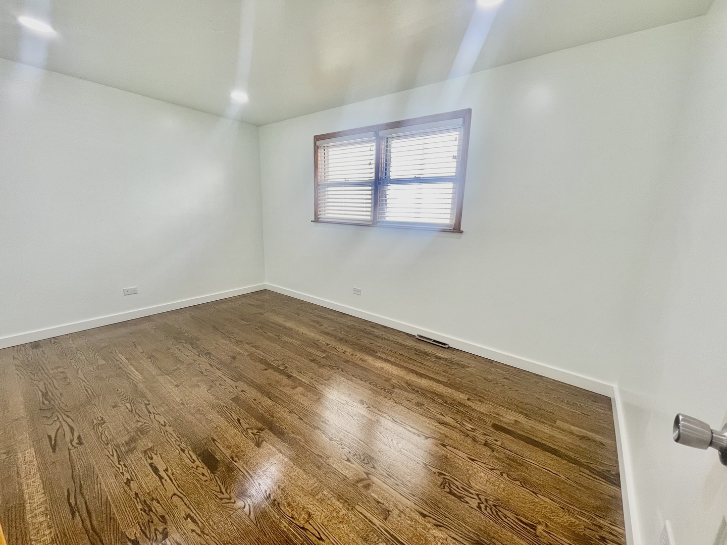 847 W 50th Street Property Photo 9