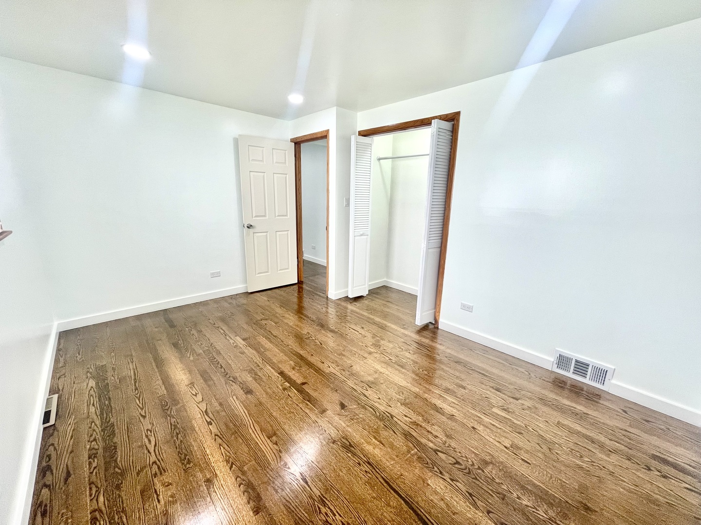 847 W 50th Street Property Photo 10