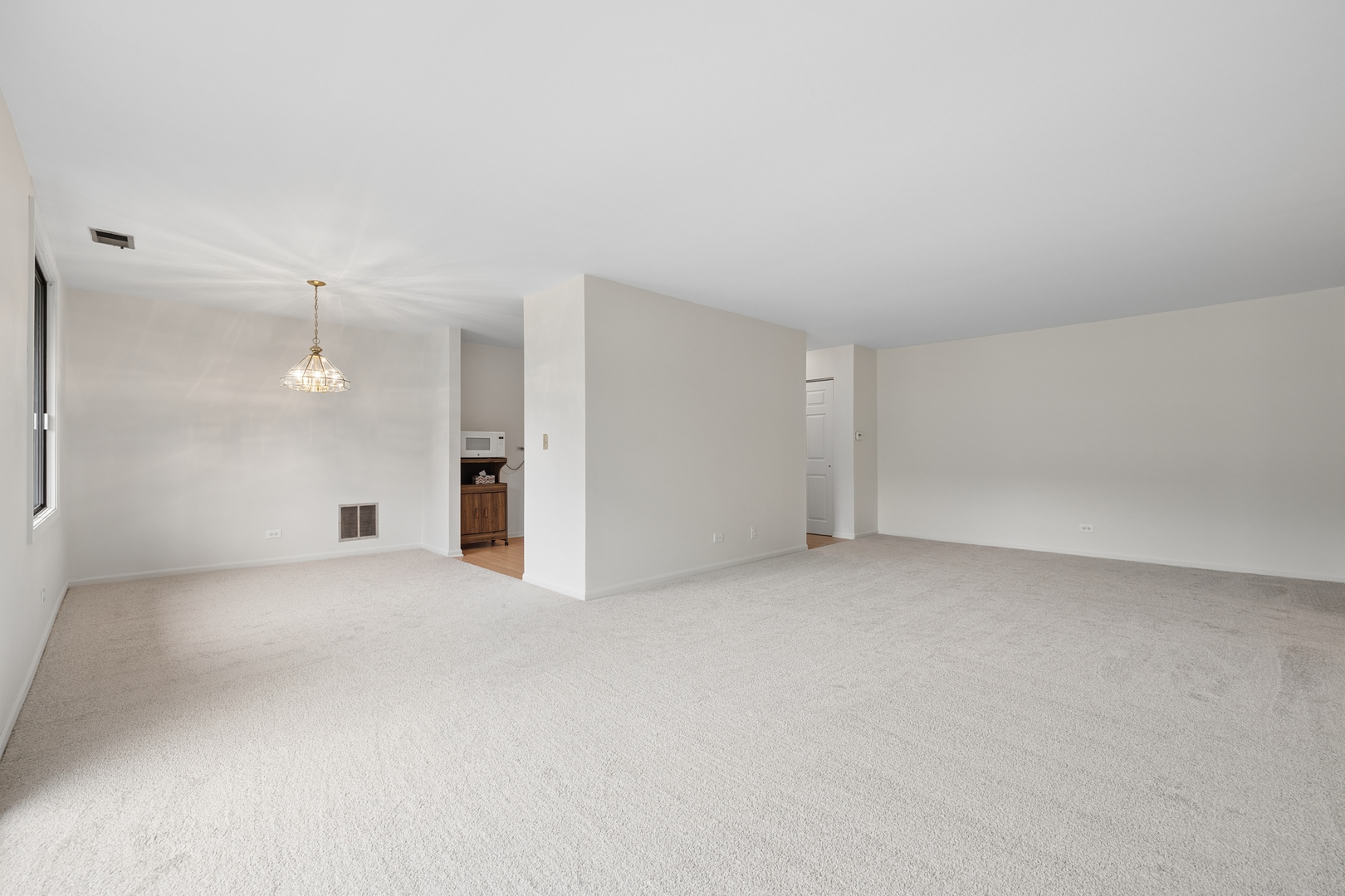 456 Raintree Court 2c Property Photo 3
